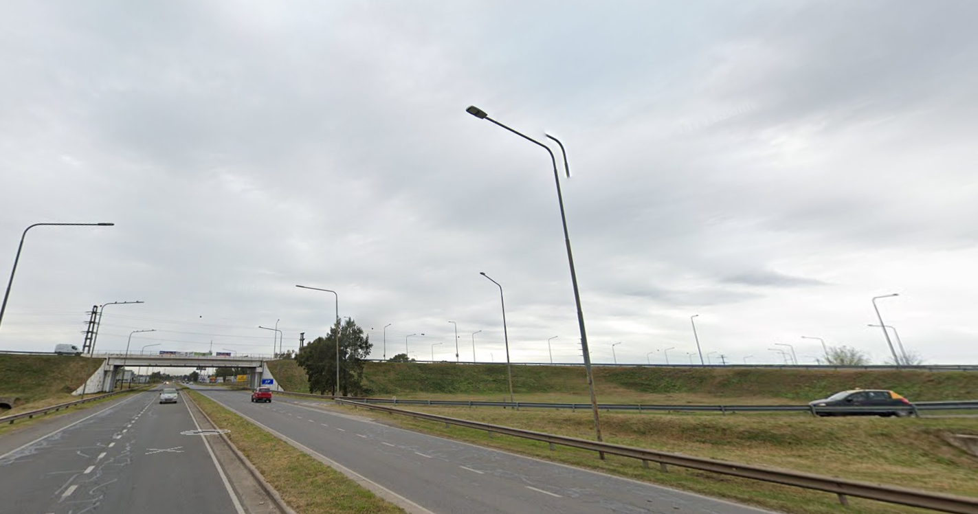 Peligro: el acceso a Funes en Ruta 9 no tiene luz hace tres meses y el puente del Aeropuerto sigue sin baranda